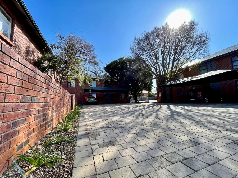 2 Bedroom Property for Sale in Potchefstroom North West